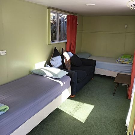 Annies Nirvana Lodge Backpackers Takaka Εξωτερικό φωτογραφία
