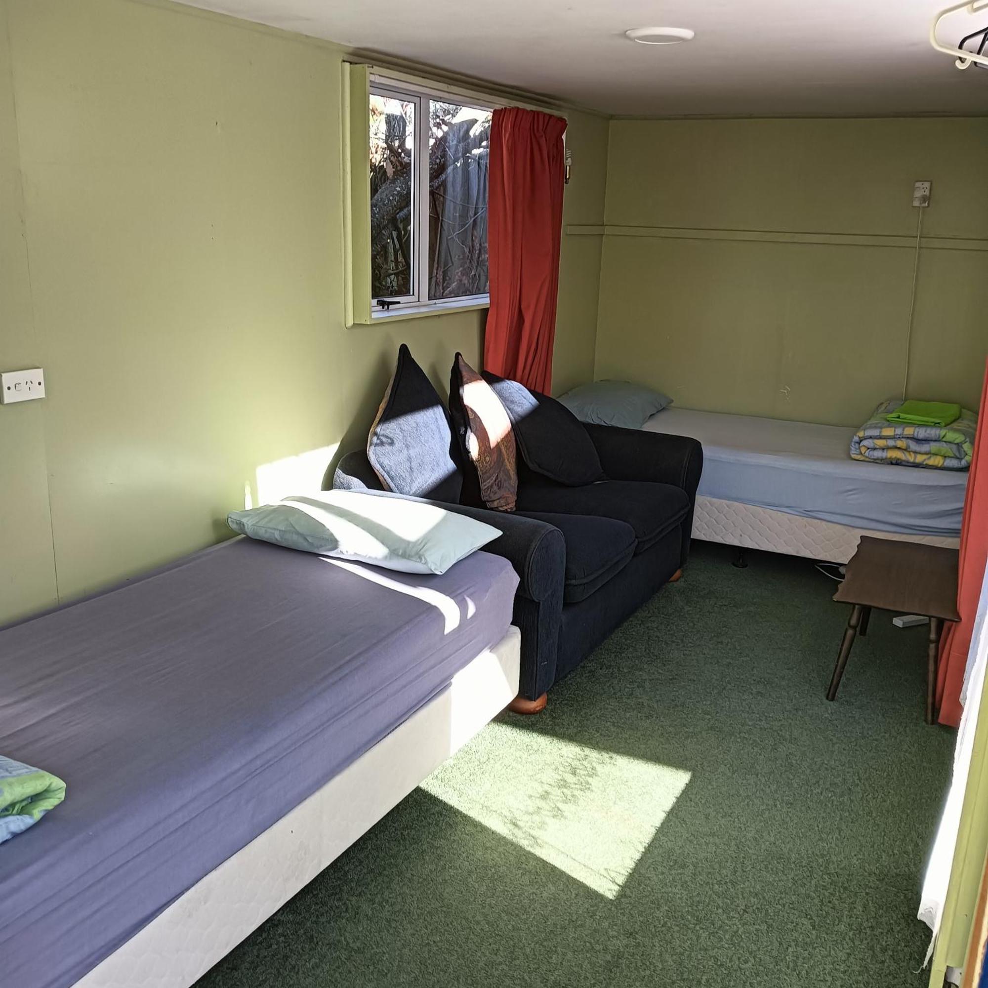 Annies Nirvana Lodge Backpackers Takaka Εξωτερικό φωτογραφία