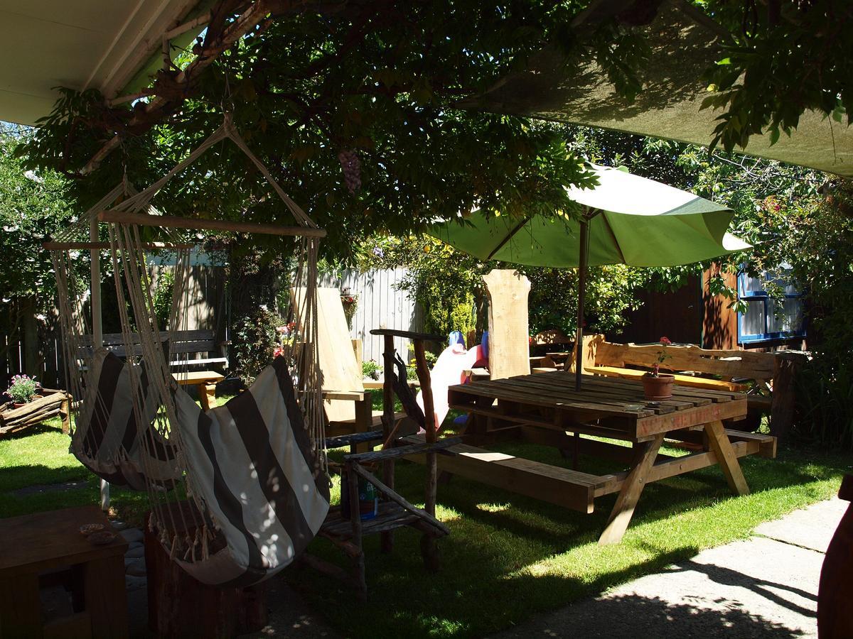 Annies Nirvana Lodge Backpackers Takaka Εξωτερικό φωτογραφία