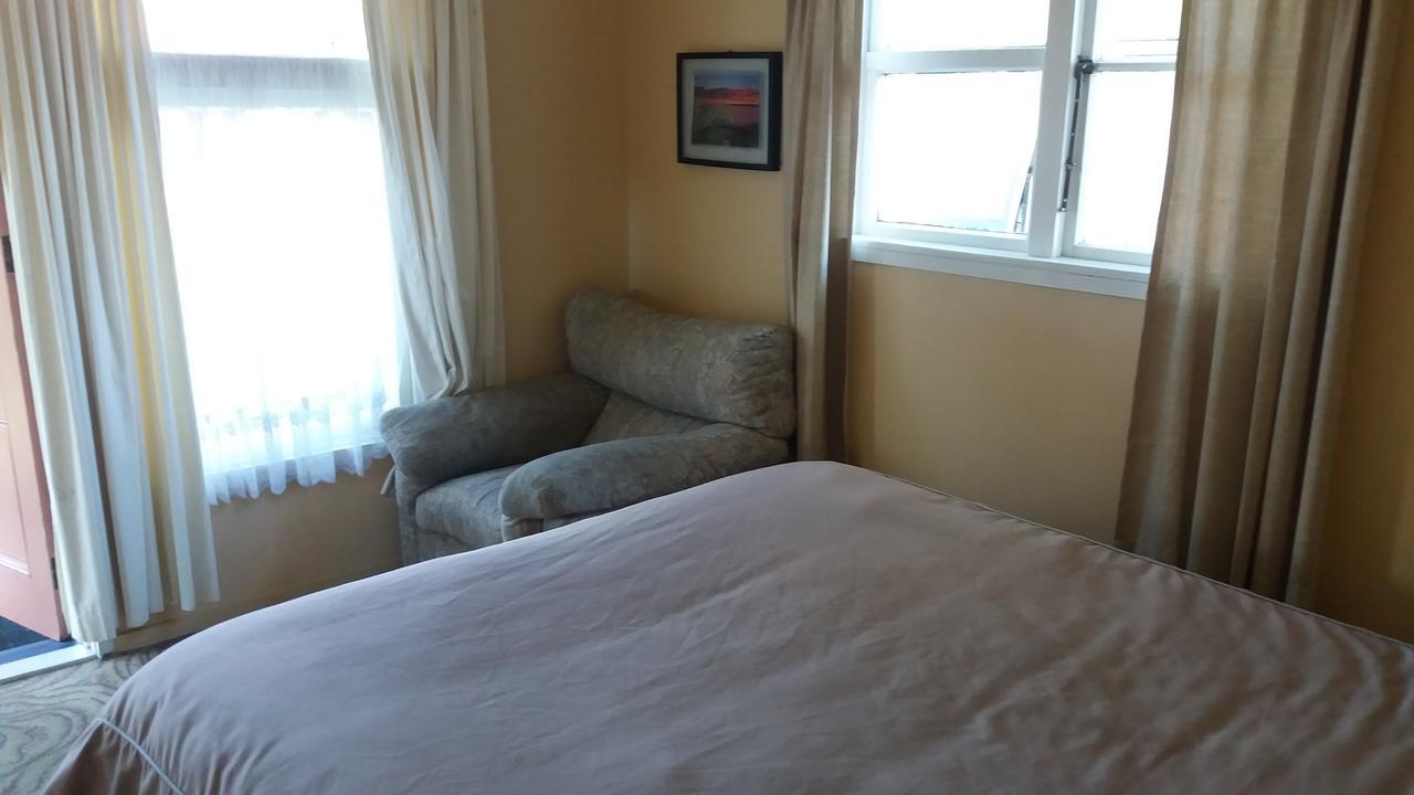 Annies Nirvana Lodge Backpackers Takaka Εξωτερικό φωτογραφία