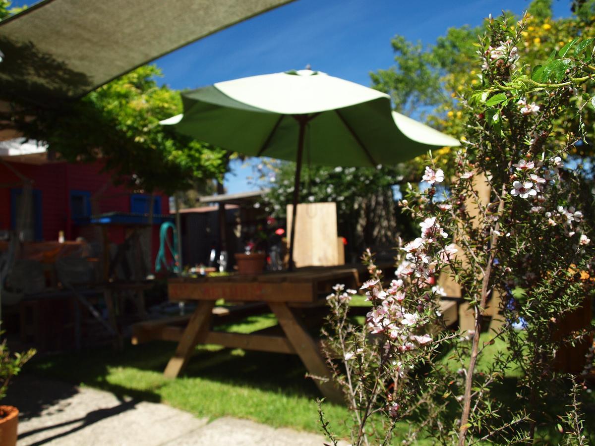 Annies Nirvana Lodge Backpackers Takaka Εξωτερικό φωτογραφία