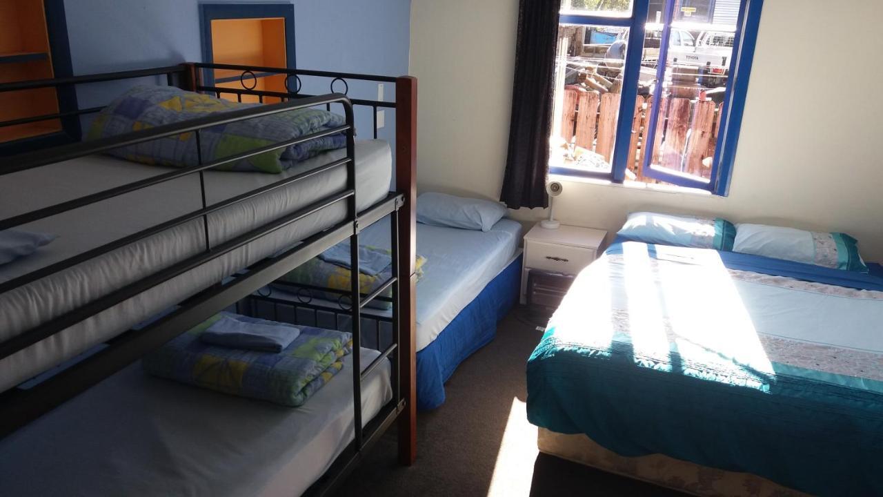 Annies Nirvana Lodge Backpackers Takaka Εξωτερικό φωτογραφία