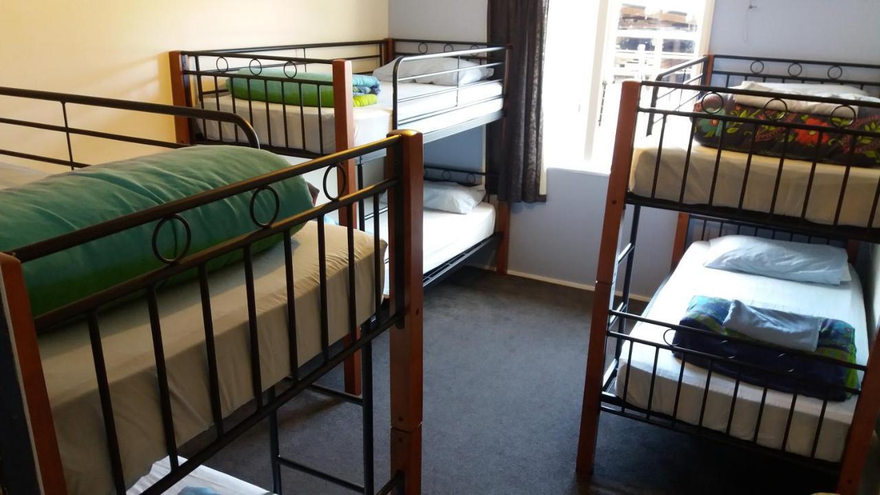 Annies Nirvana Lodge Backpackers Takaka Εξωτερικό φωτογραφία